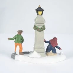 Department 56 Snowball Fun(Snowball Fun) -Holiday Gift Shop 56.58812 2