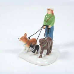 Department 56 Gettin' Our Steps In(Gettin Our Steps In) -Holiday Gift Shop 6013585 3