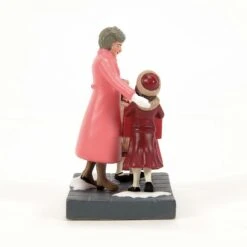 Department 56 Table For Five(Table For Five) -Holiday Gift Shop 6015671 3